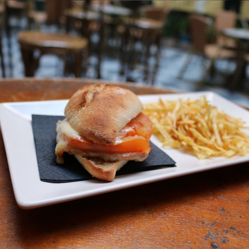 tabanco tapa bocadillo damajuana